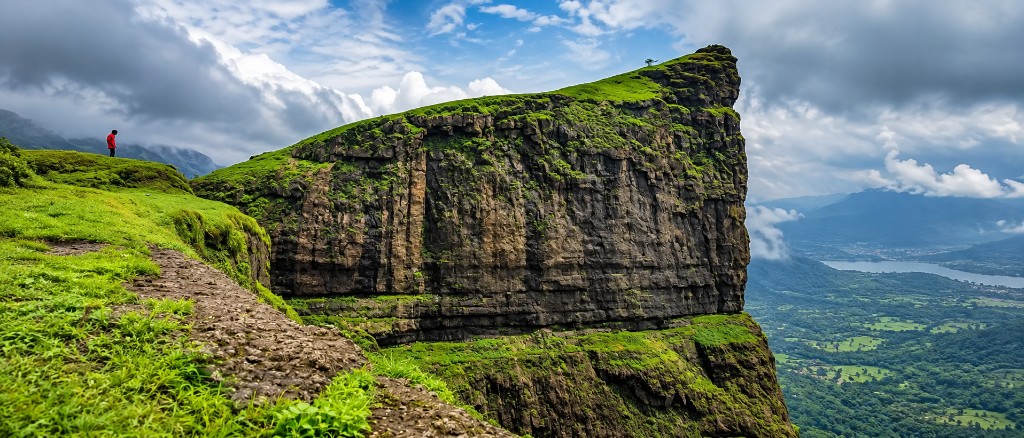 Trek to Naneghat Pass 2
