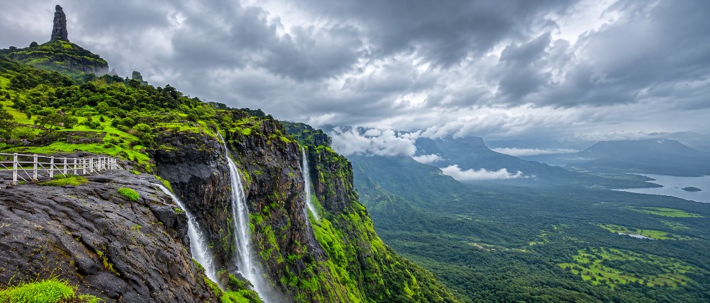 Trek to Naneghat Pass 3