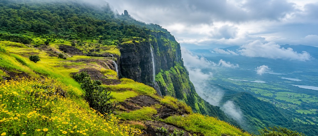 Trek to Naneghat Pass 5