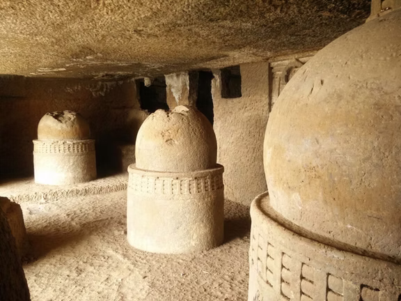 Trek to Thanale Caves 4