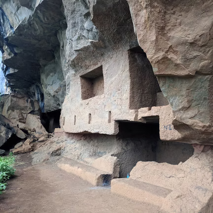 Trek to Thanale Caves 6