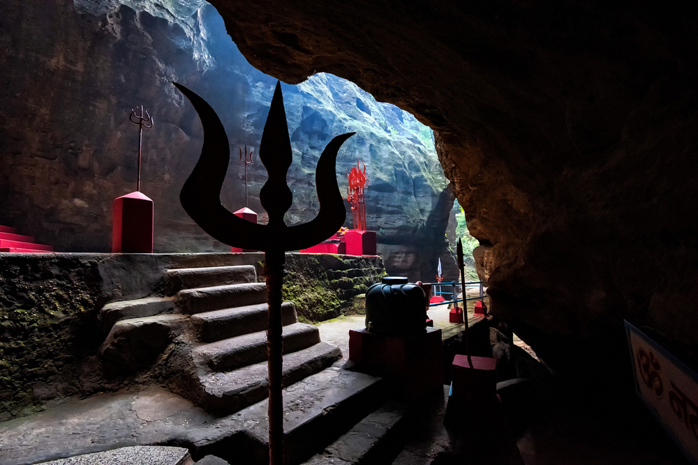 Pandav Caves in Pachmarhi description
